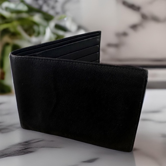 Prada Unisex Bifold Wallet – Classic Elegance with Character! - Picture 1 of 7